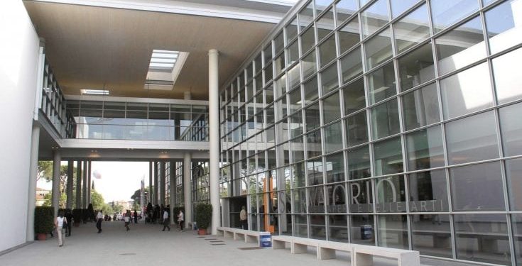 E RËNDË ITALI/ Dy shqiptarë lihen të plagosur në derën e spitalit, njëri në gjendje kritike për jetën
