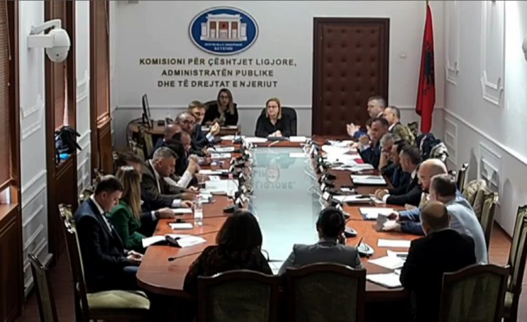 LIGJI PËR BASHKËQEVERISJEN/ Komisioni i Ligjeve rrëzon dekretin e Presidentit Meta