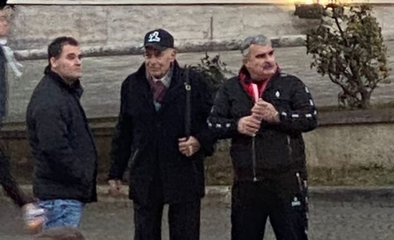 FOTOLAJM/ Protestës së Berishës i bashkohet edhe…Kujtim Gjuzi