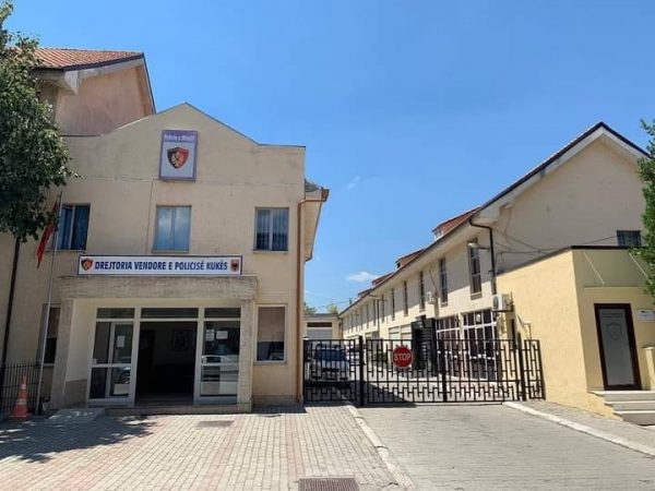 AKSIDENT NË KUKËS/ Makina përplas të miturin, dërgohet në Spitalin e Traumës. Në pranga shoferi