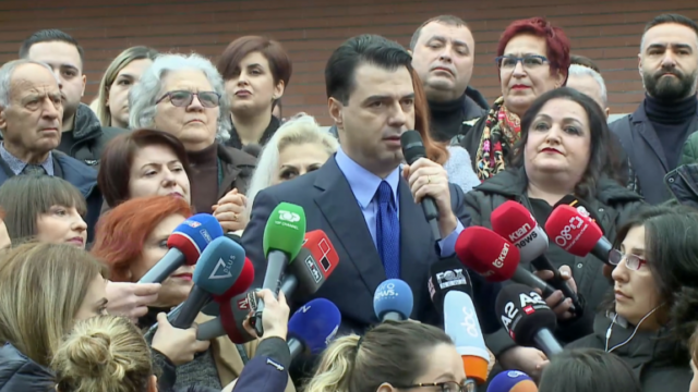 “THUMBON” BERISHËN NGA SELIA BLU/ Basha: Në betejën tonë kemi në krah Amerikën dhe BE