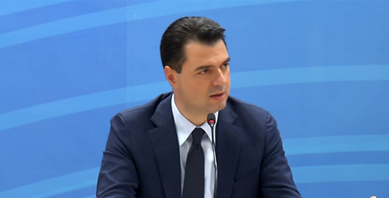 “NUK IA FAL KURRË”/ Basha: Berisha oksigjen i Ramës, erdhi në seli me njerëz kriminel. FRIKË nga 18 dhjetori