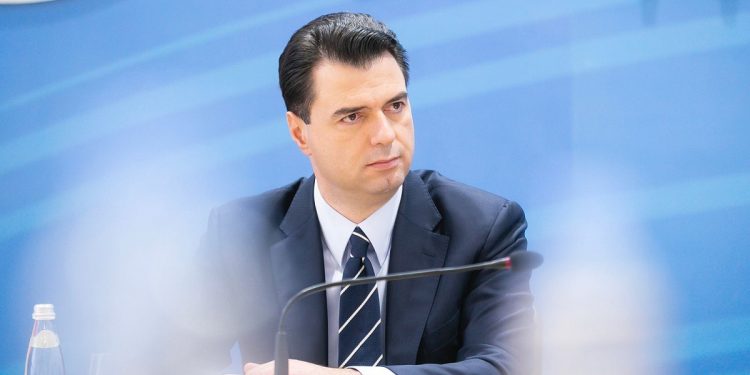 “TË SHKËPUTEMI NGA PERSONAT NON GRATA…”/ Zbardhet debati në selinë blu, Bardhi: Ata na kanë denigruar, kanë nxjerrë video për ne