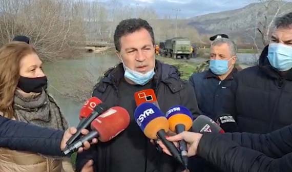 PËRMBYTJET/ Peleshi: Situata më problematike tek Ura e Mifolit, presim…