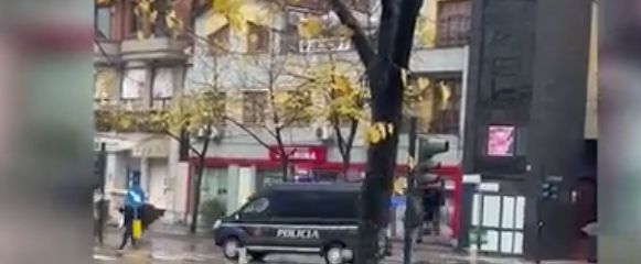 KUVENDI I BERISHËS/ Policia me plan masash anti-tubim: Mjete të FNSH e autobote vendosen para stadiumit dhe…