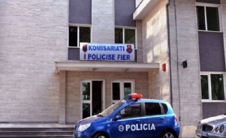 SHPËRNDANTE DROGË/ Vihet në pranga 31-vjeçari në Fier, i sekuestrohen disa doza (EMRI)