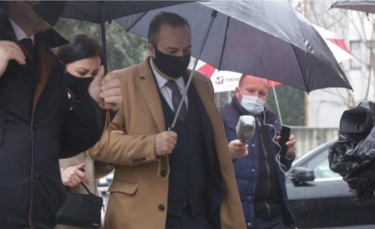 MJEKU PRIFTI KËRKON 1 MILION EURO/ Gjykata refuzon lirimin nga sekuestro