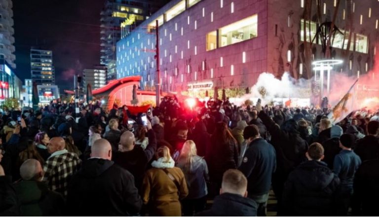 NGA IZOLIMI TEK GJOBA PËR GREEN PASS/ Demonstrata në kryeqytetet evropiane, mijëra qytetarë kundërshtojnë kufizimet e vendosura