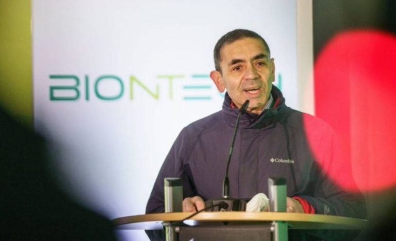 OMICRON KATËRFISHOHET NË AFRIKËN E JUGUT/ CEO i BioNtech: Do të duhet vaksinë e re, varianti infekton të vaksinuarit