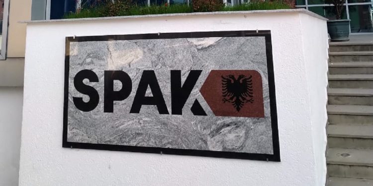 AKUZOHEN PËR ABUZIME ME TENDERIN E UJËSJELLËSIT/ KLSH kallëzon në SPAK 6 zyrtarë të Bashkisë Kurbin