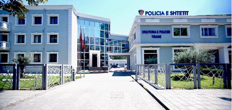 NËNA DENONCON ZHDUKJEN E DJALIT/ 27-vjeçari prej dy ditësh ka humbur kontaktet