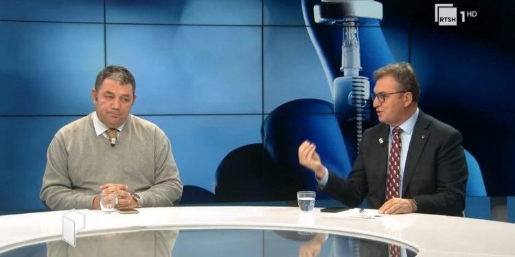 FLASIN MJEKËT/ Ulqinaku: Doza e tretë nuk ka lidhje me Omicron, vaksinat mbrojnë njësoj! Çupi: Asnjë i shtruar me variantin e ri