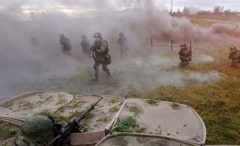 TENSIONET RUSI-UKRAINË/ Kievi në alarm: Lufta mund të nisë në fund të janarit