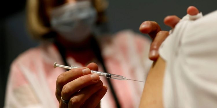 COVID-19/ Epidemiologët: Të infektuarit, shumica të pavaksinuar!