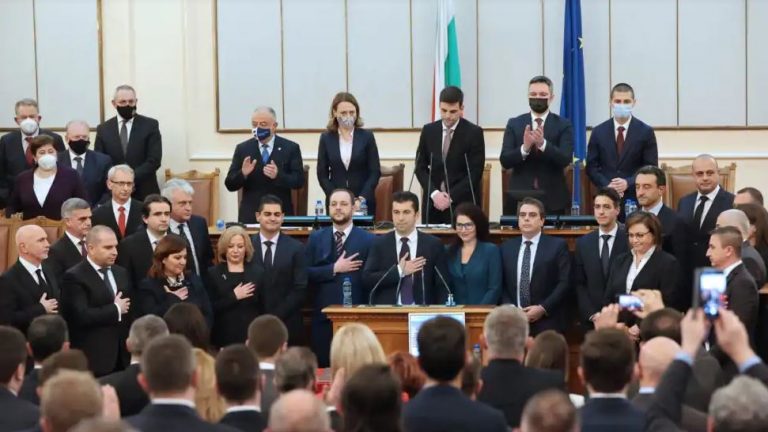 PARTIA E TIJ ISHTE KUNDËR KORRUPSIONIT/ Kiril Petkov zgjidhet kryeministër i Bullgarisë