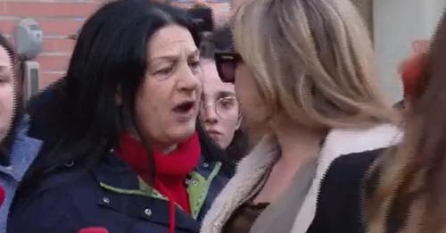 NGA KONFLIKTI FIZIK ME VELIAJN, TE INCIDENTI ME RAMËN/ Rrëfehet militantja e PD, që u përplas me Evi Kokalarin