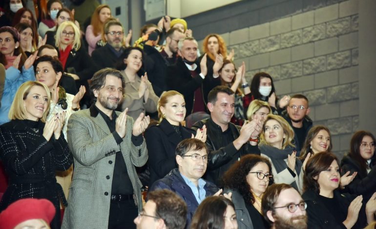 PËRPARIM RAMA NIS VIZITËN NË TIRANË/ Ndjek me Veliajn shfaqjen e kastit të përbashkët të aktorëve “Unë, Mephisto”