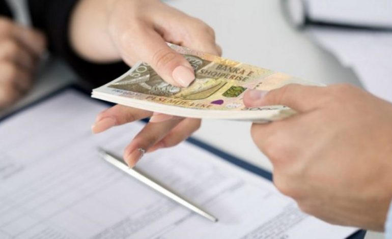 LAJM I MIRË PËR SHQIPTARËT/ Nga sot hyn në fuqi vendimi për rritjen e pagës minimale