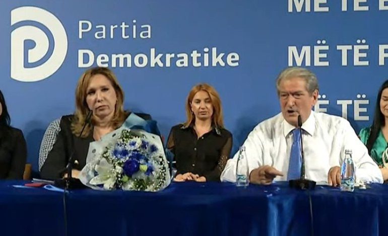 E PAPRITUR/ Evi Kokalari pajton avokat kundër Gery Kokalarit, zyrën ligjore që punoi me Sali Berishën dhe Rrezart Taçin