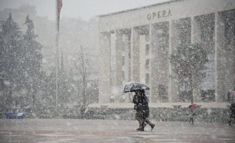 MOTI/ I ftohti polar “godet” Shqipërinë, ja kur do të jetë dita më e acartë