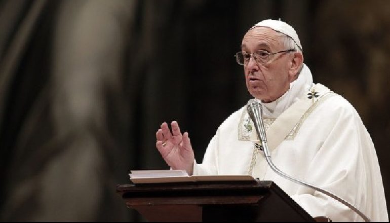 MESAZHI I FORTË/ Papa Francesku: Po jetojmë në epokë jetime, çiftet s’duan më fëmijë, por kanë mace dhe qen