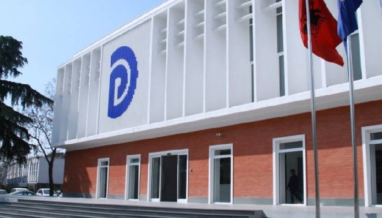 PËRPLASJA FSHF-BASHKI/ Reagon PD: Veliaj po bën presione dhe shantazh