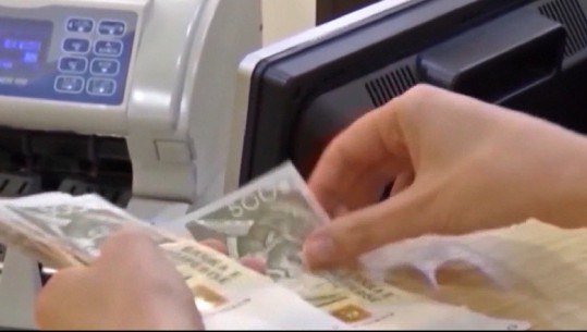 PREJ 1 JANARIT 2022 NDRYSHON TATIMI MBI TË ARDHURAT/ Paga minimale do të rritet në 32 mijë lekë