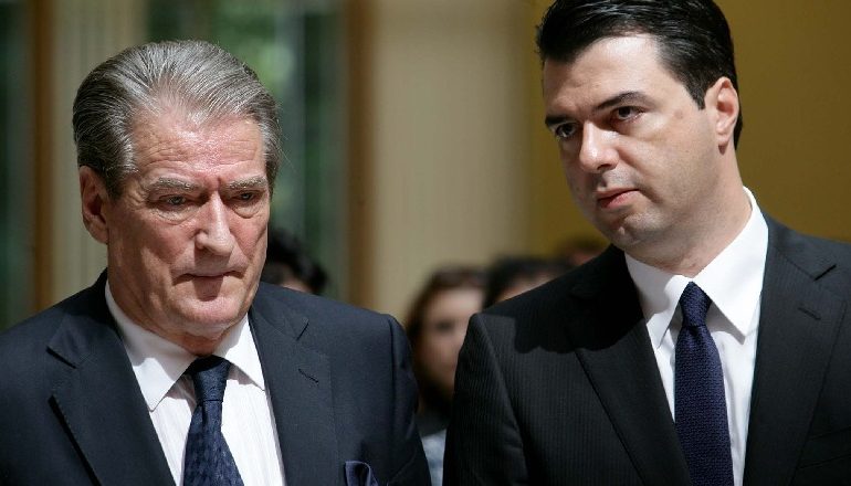ÇFARË DO TË NDODHË NË PD? Sot skadon afati që Berisha i ka lënë Bashës për të liruar selinë
