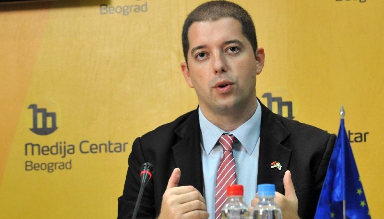 ÇUDIT AMBASADORI SERB/ E quan Dua Lipën “bashkëkombase”
