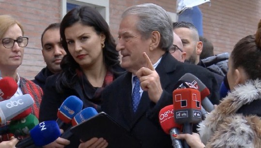 PROTESTA “PAQESORE”/ A do i linit hapësirë një figure të tretë në PD nëse Basha heq dorë? Ja si përgjigjet Berisha