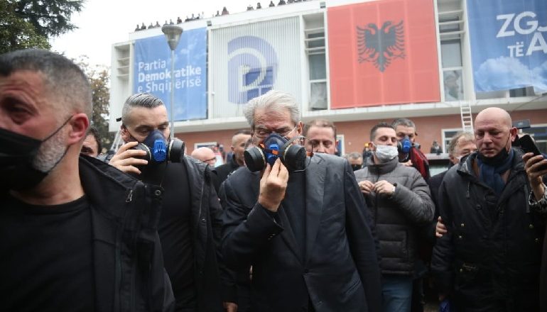 E FUNDIT/ Sali Berisha dhe 7 anëtarë të Komisionit të Rithemelimit përjashtohet përgjithmonë nga PD