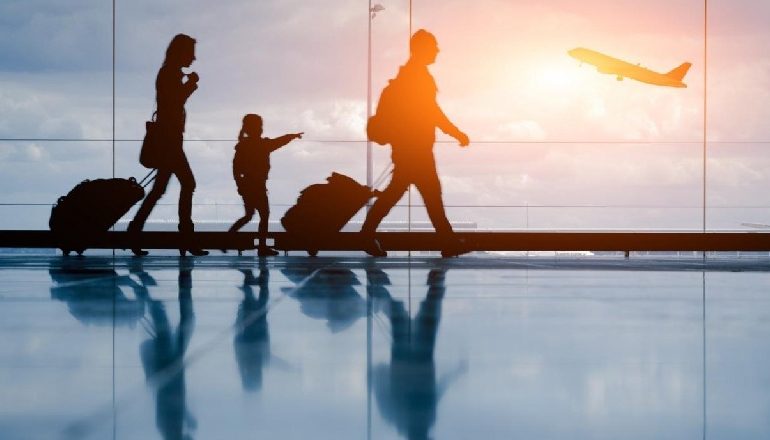 EMIGRACIONI I LARTË/ Shqipëria po “korr” pasojat e mungesës së investimeve në arsim dhe tek të rinjtë