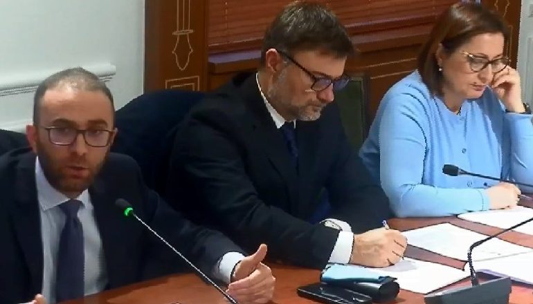 KOMISIONI I LIGJEVE/ Bardhi: Ndaloni shembjen e banesave te 5 Maji, duhet seancë dëgjimore banorë-bashki