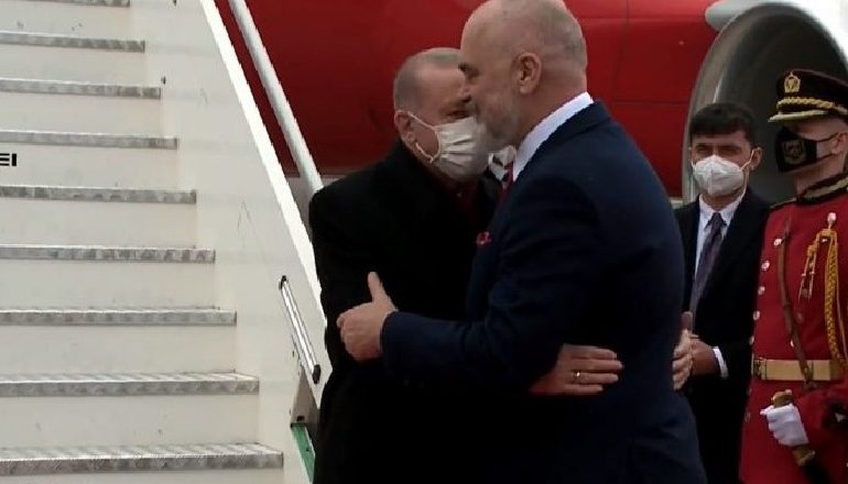 ZBULOHET AXHENDA/ Pas vizitës zyrtare në Tiranë, Erdogan sërish në Shqipëri në maj