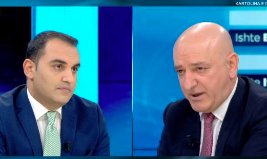 “JE SI KOKRRA E…”/ Bejko revoltohet me Këlliçin: Do ta heq xhaketën këtu? Kam goditje në trup!