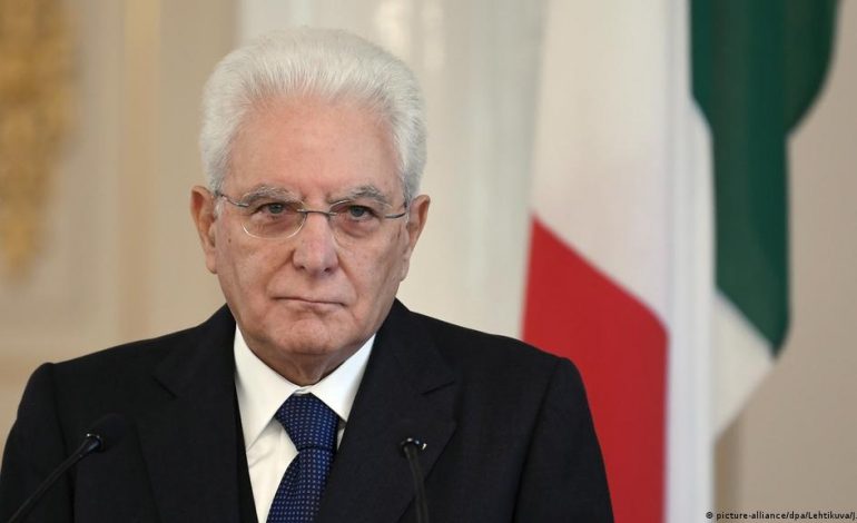 U RIZGJODH PRESIDENT I ITALISË/ Kush është Sergio Matarella, 80-vjeçari që sakrifikoi familjen për detyrën e tij