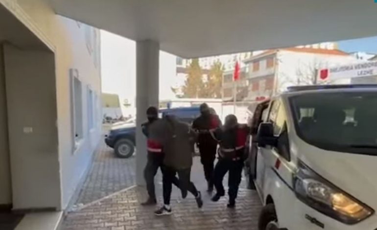 I DËNUAR ME 14 VITE BURG/ Kapet lezhjani, pjesë e bandës së drogës: I gjendet radio policie
