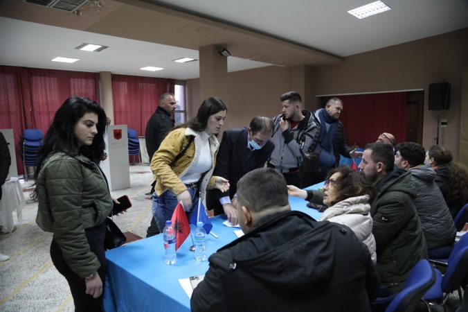 PRIMARET E BERISHËS/ Zgjidhen kandidatët në gjashtë bashkitë, zbuloni kush janë (EMRAT)
