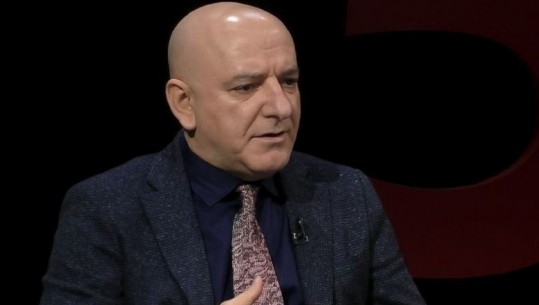ULTIMATUMI I BERISHËS/ Ironizon Bejko: Mareshalli me një këmbë në varr, rakia nuk e le të qetë të kuptojë…