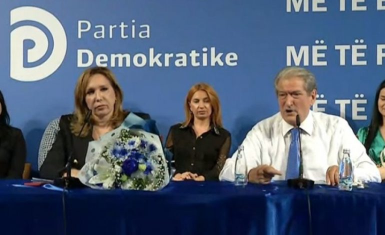 THA SE DO LARGOHEJ NGA POLITIKA/ Kokalari: Nuk jam dorëzuar akoma, s’po e braktis Berishën! E ardhmja do ketë surpriza