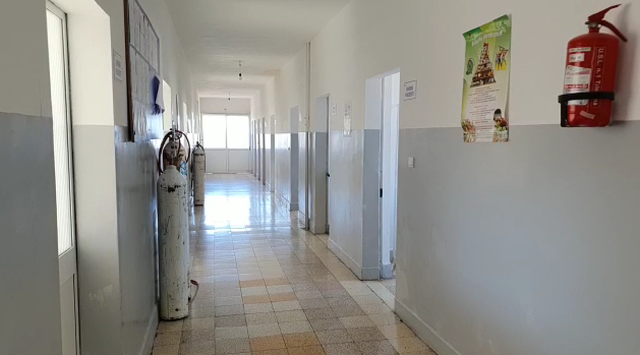 TËRMETI NË PUKË/ Çarje në disa objekte nga lëkundjet (VIDEO)