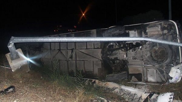 E RËNDË NË EGJIPT/ Autobusi përplaset me një minibus të paktën 16 të vdekur