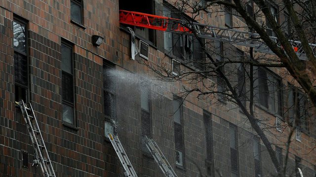 E RËNDË/ Zjarr në Nju Jork, 9 fëmijë mbetën të vdekur