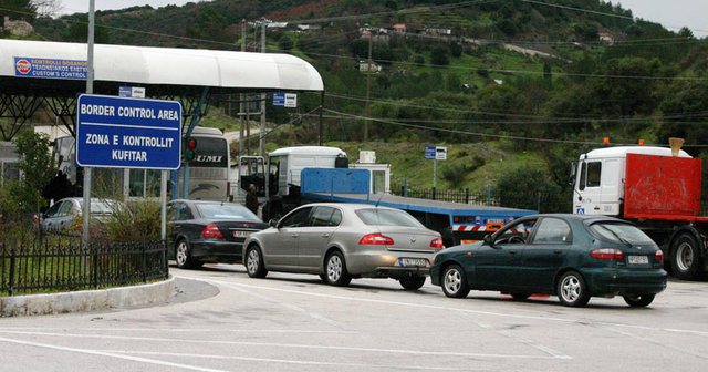 NJOFTIMI/ Greqia shtyn masat anti Covid, ministria publikon rregullat e lëvizjes në kufi