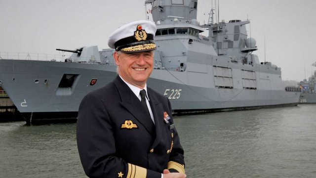 “PUTIN MERITON RESPEKT”/ Deklarata i shkakton “prerje koke” shefit të marinës gjermane
