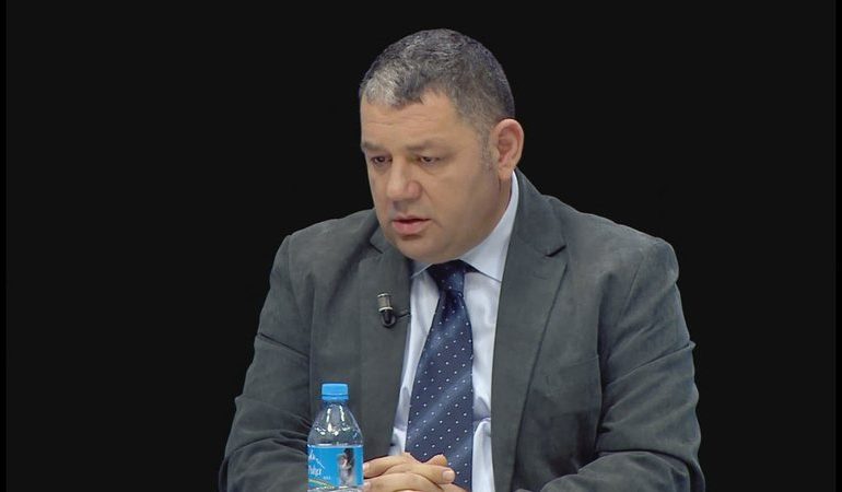 “JANË BËRË 2 MILIONË VAKSINA, VETËM 20 RASTE…”/ Mjeku i jep fund dilemës se vaksina ndikon në fertilitet