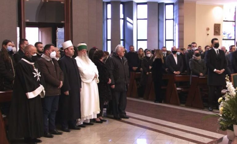 ARQIPESHKVI I RI I KISHËS KATOLIKE/ Ceremonia për Arjan Dodajn bën bashkë Ramën, Metën dhe Bashën