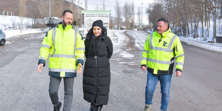 QAFE-THANE/ Balluku: Të gjitha akset rrugore të hapura për qarkullimin e automjeteve…