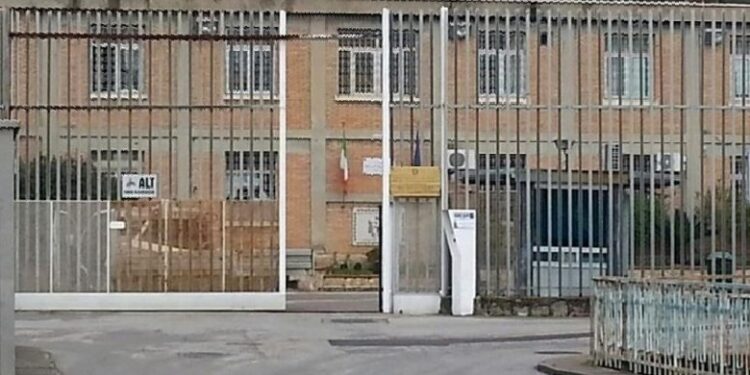 E RËNDË/ I burgosuri shqiptar i jep fund jetës në Itali, vetëvaret te hekurat e qelisë