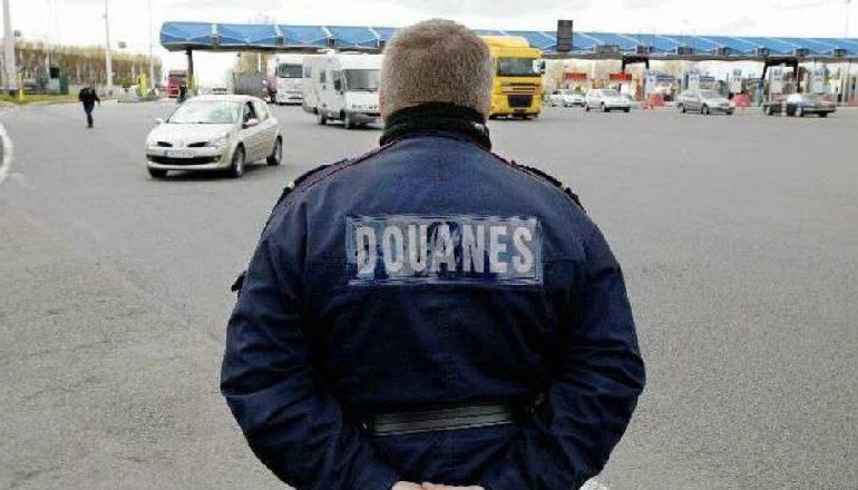 AKUZOHET PËR TRAFIK NARKOTIKËSH/ U kap duke transportuar 17 kg drogë në Francë, dënohet shqiptari me 8 muaj burg